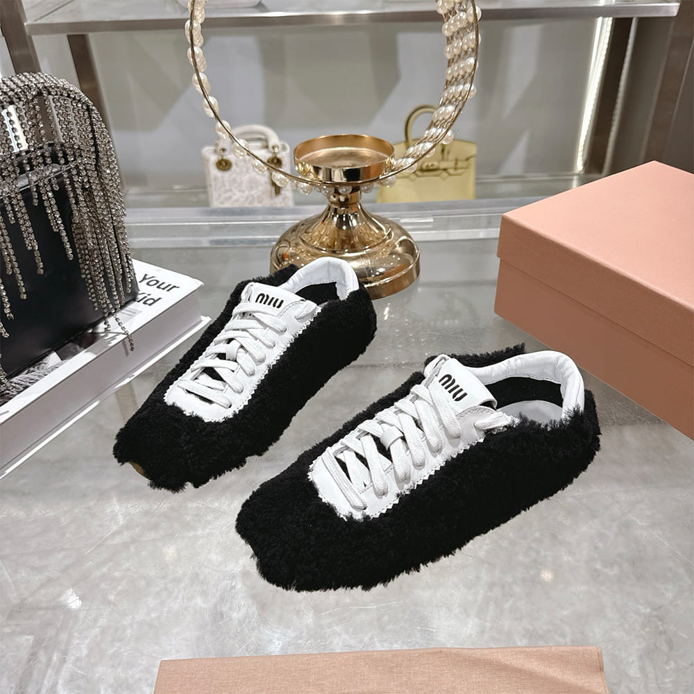 M1um1u Sneakers