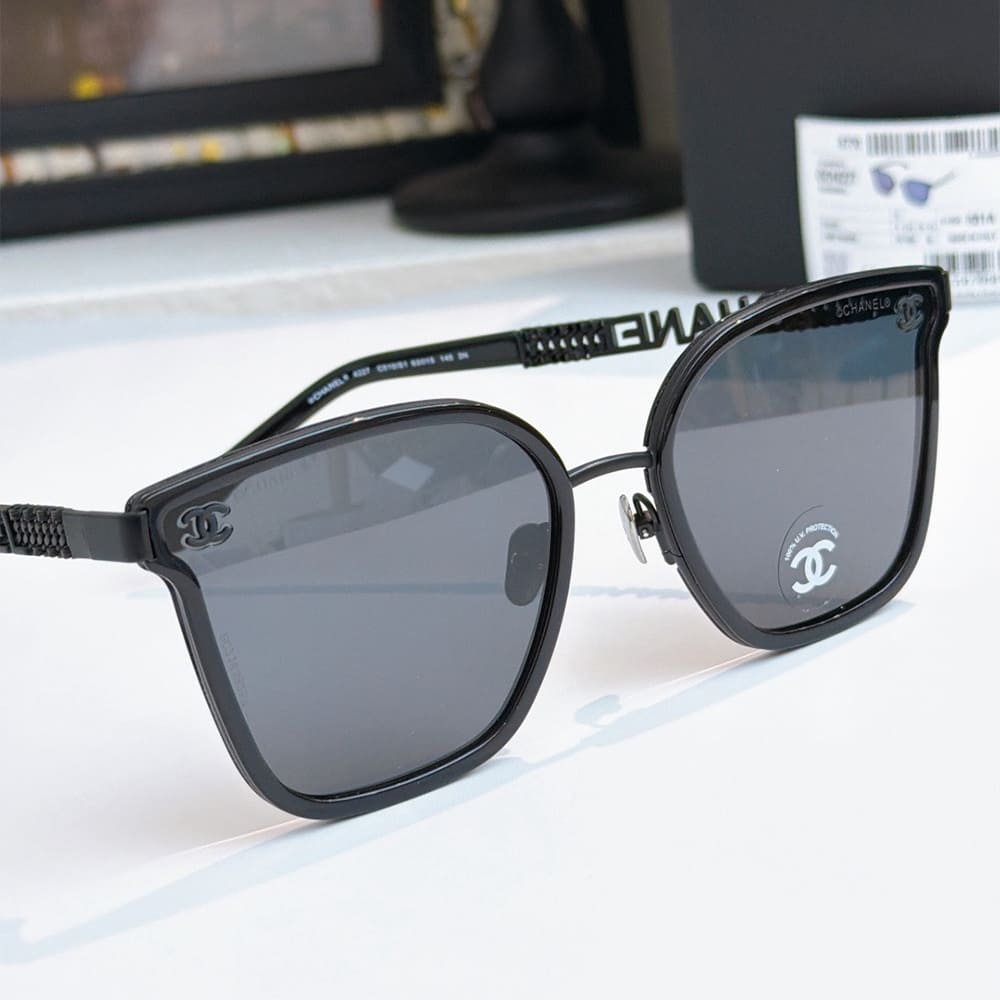 Ch**el SUNGLASSES