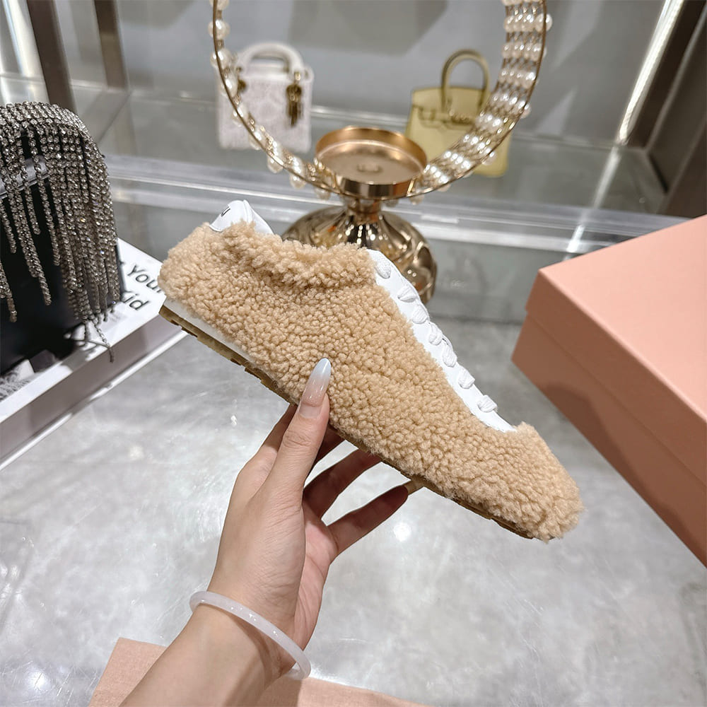 M1um1u Sneakers