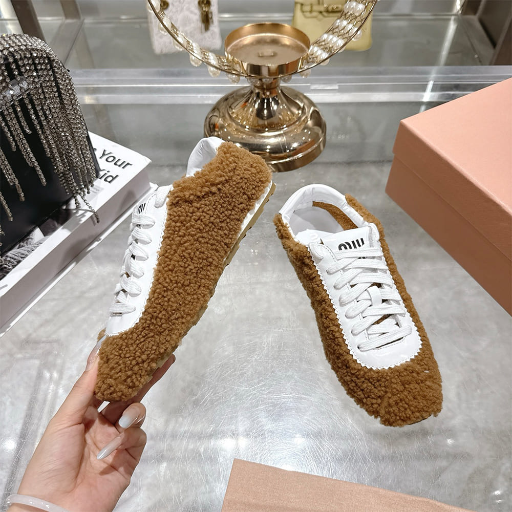 M1um1u Sneakers