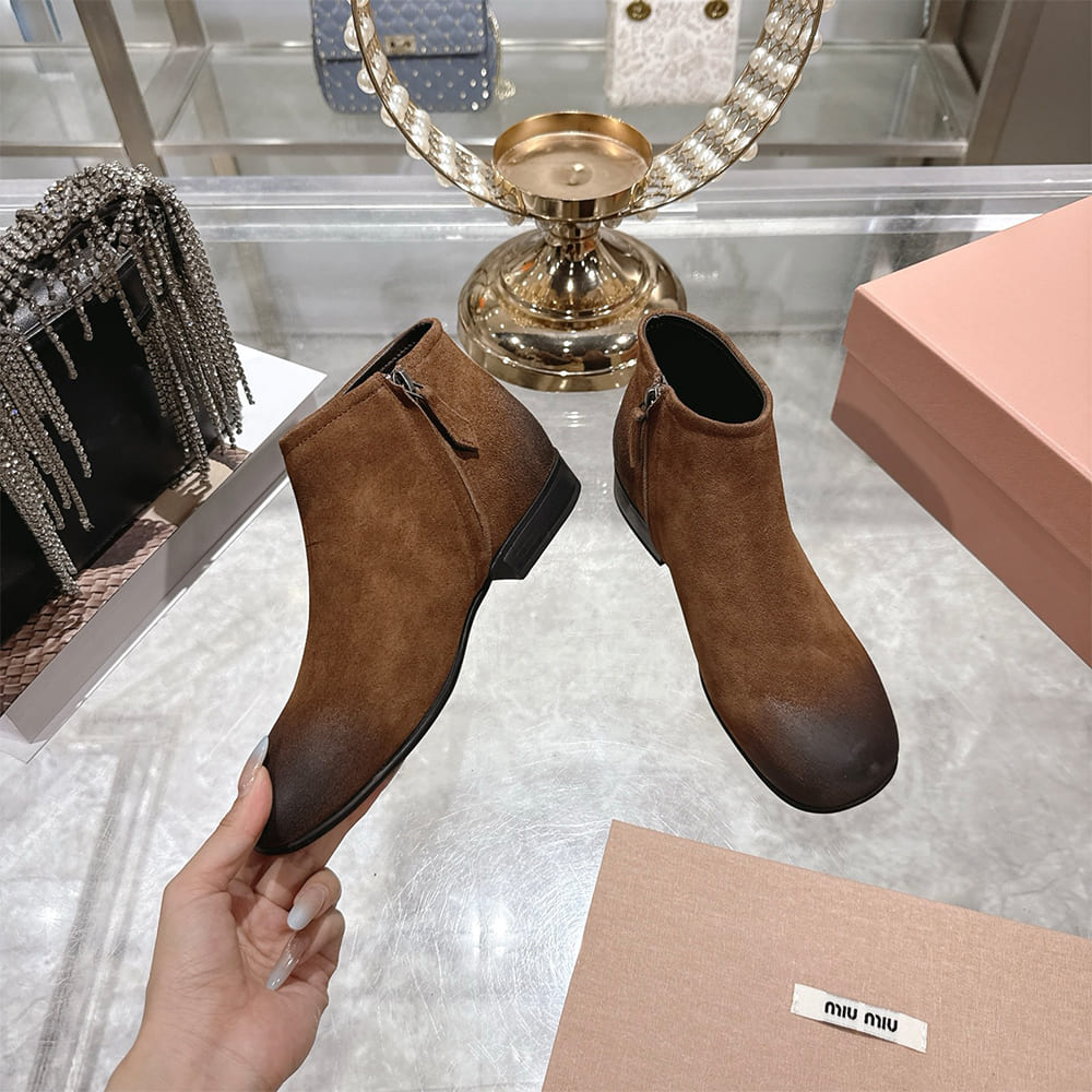 M1um1u Suede booties