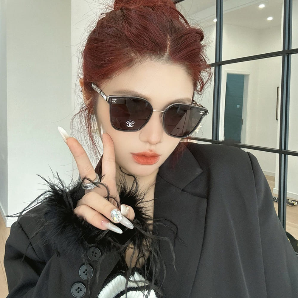 Ch**el SUNGLASSES