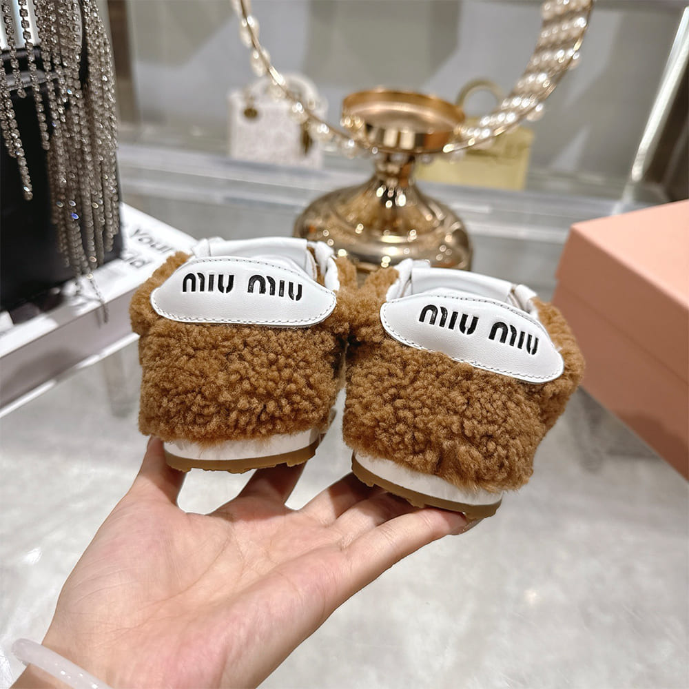 M1um1u Sneakers
