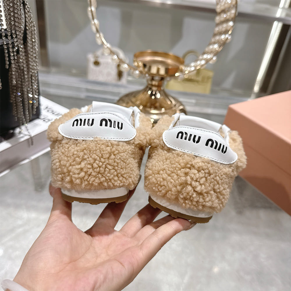 M1um1u Sneakers