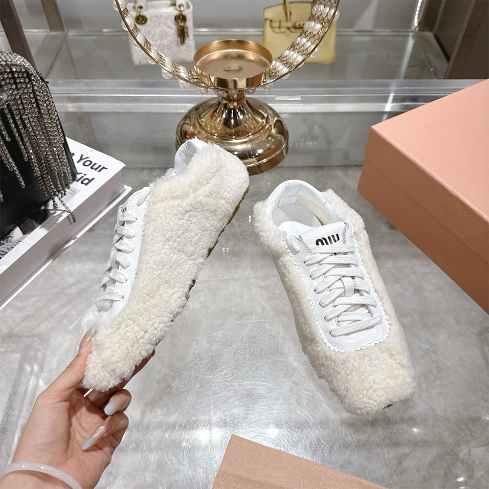 M1um1u Sneakers