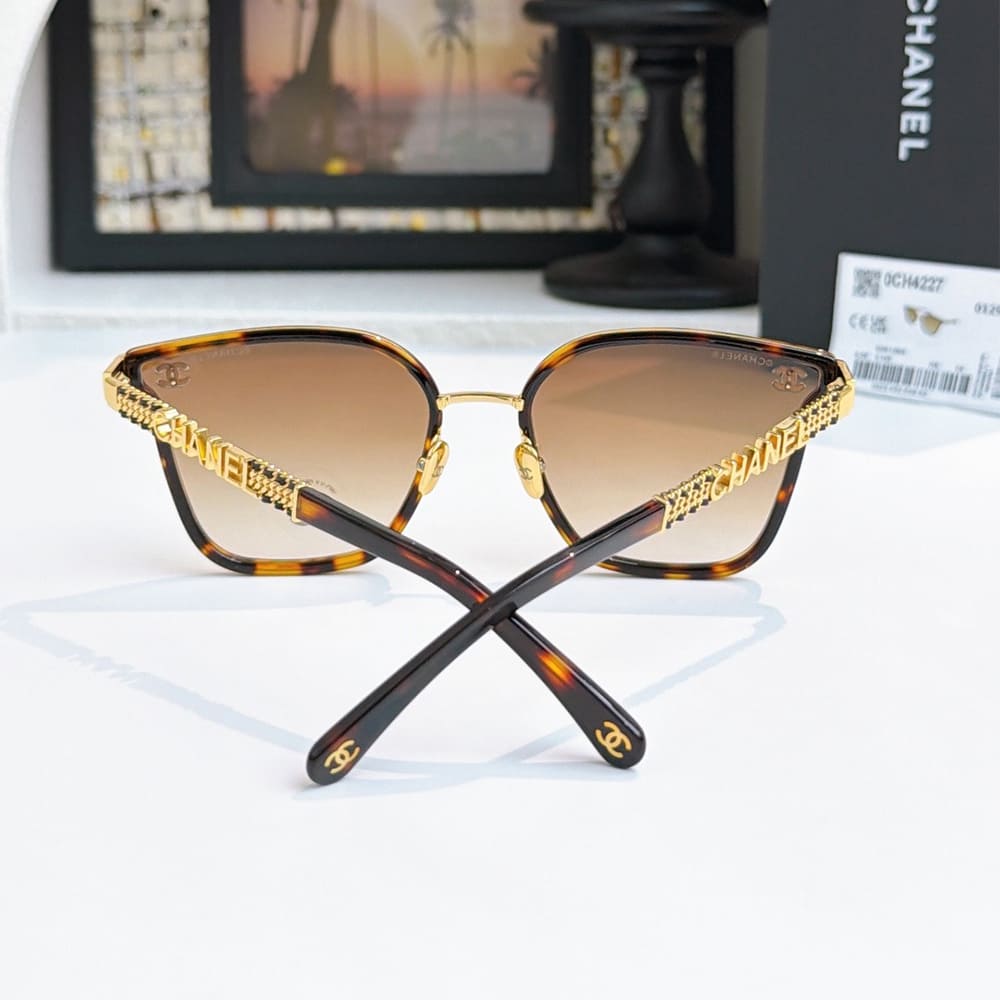 Ch**el SUNGLASSES