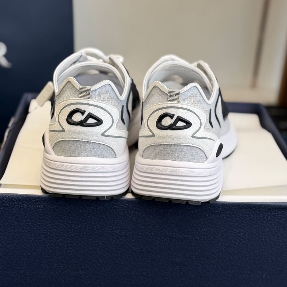 D10r B30 Countdown Tech Sneaker