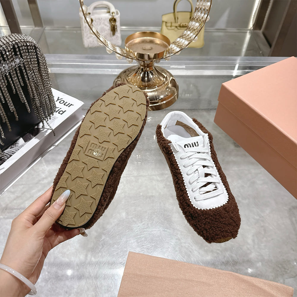 M1um1u Sneakers