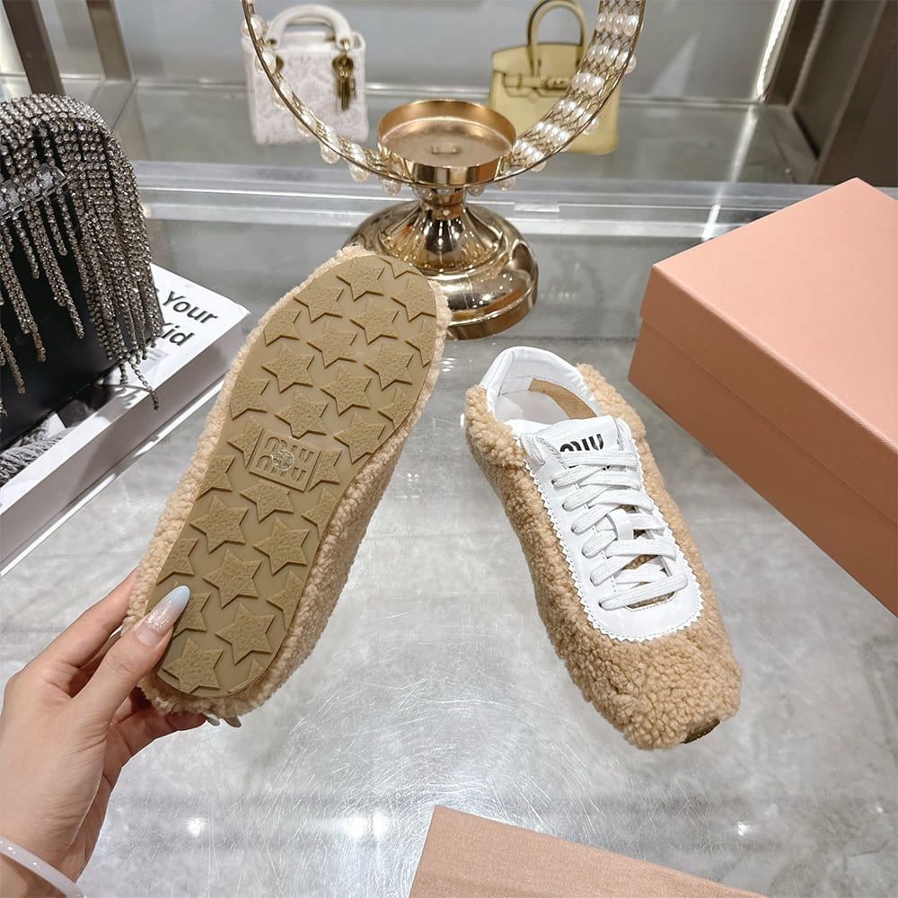 M1um1u Sneakers