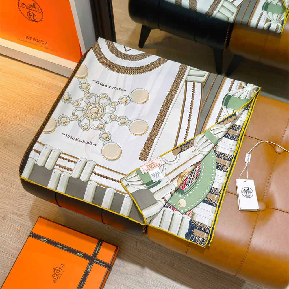 H**me5 Flora y Plata scarf 90