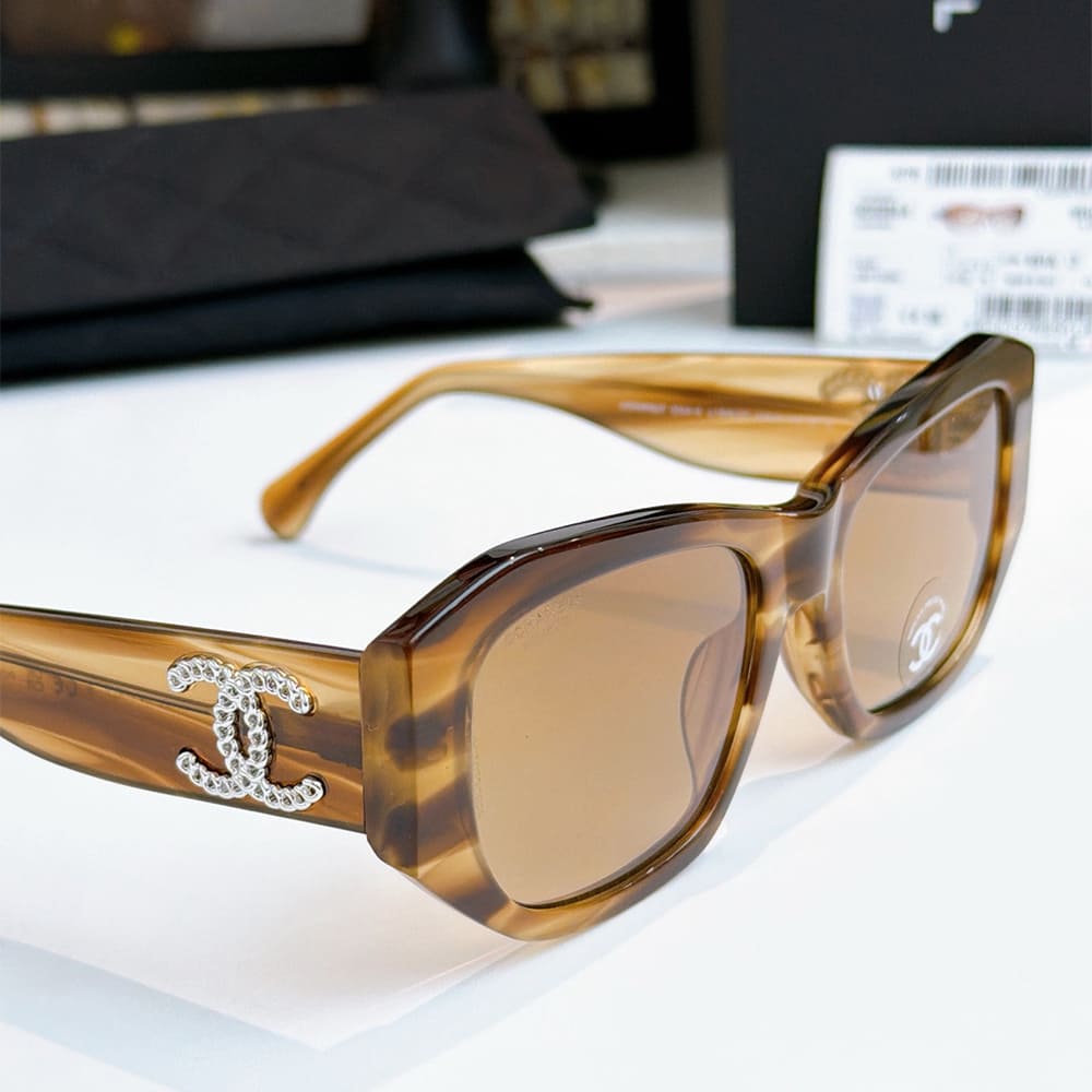 Ch**el Rectangle Sunglasses