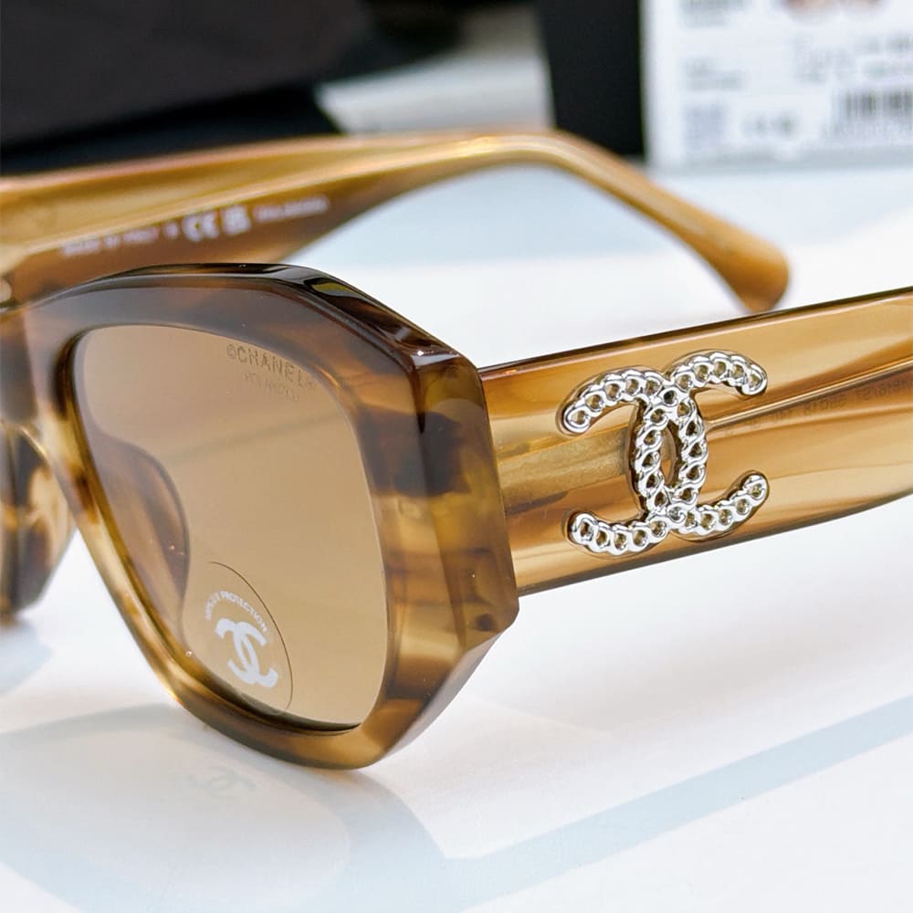 Ch**el Rectangle Sunglasses