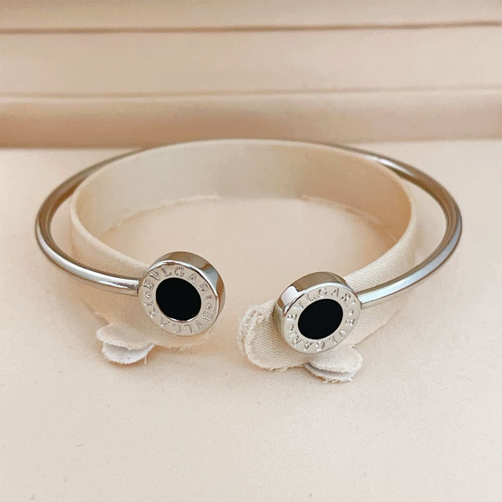 Bv1g*ai bracelet