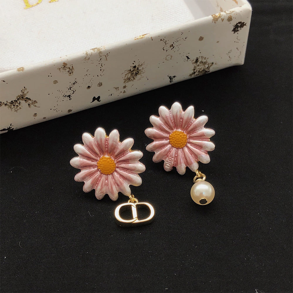 D10r Daisy earrings
