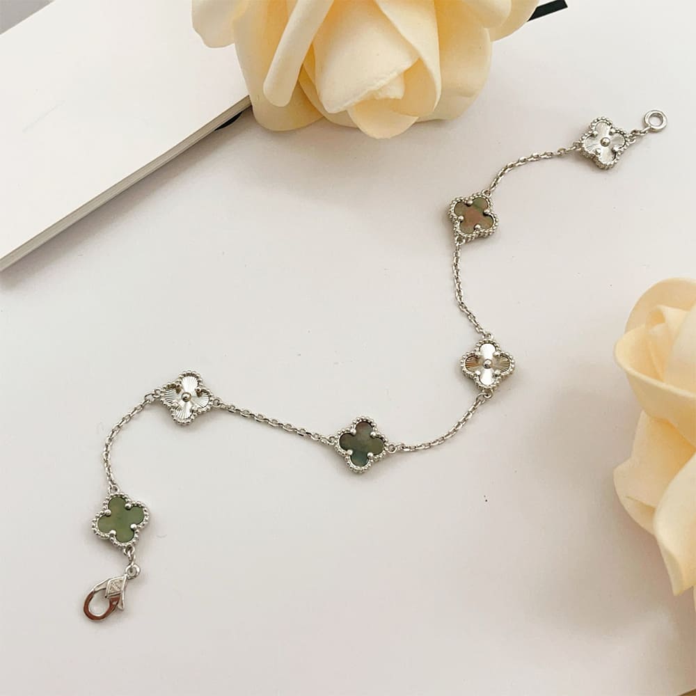 VCA Vintage Alhambra bracelet, 6 motifs