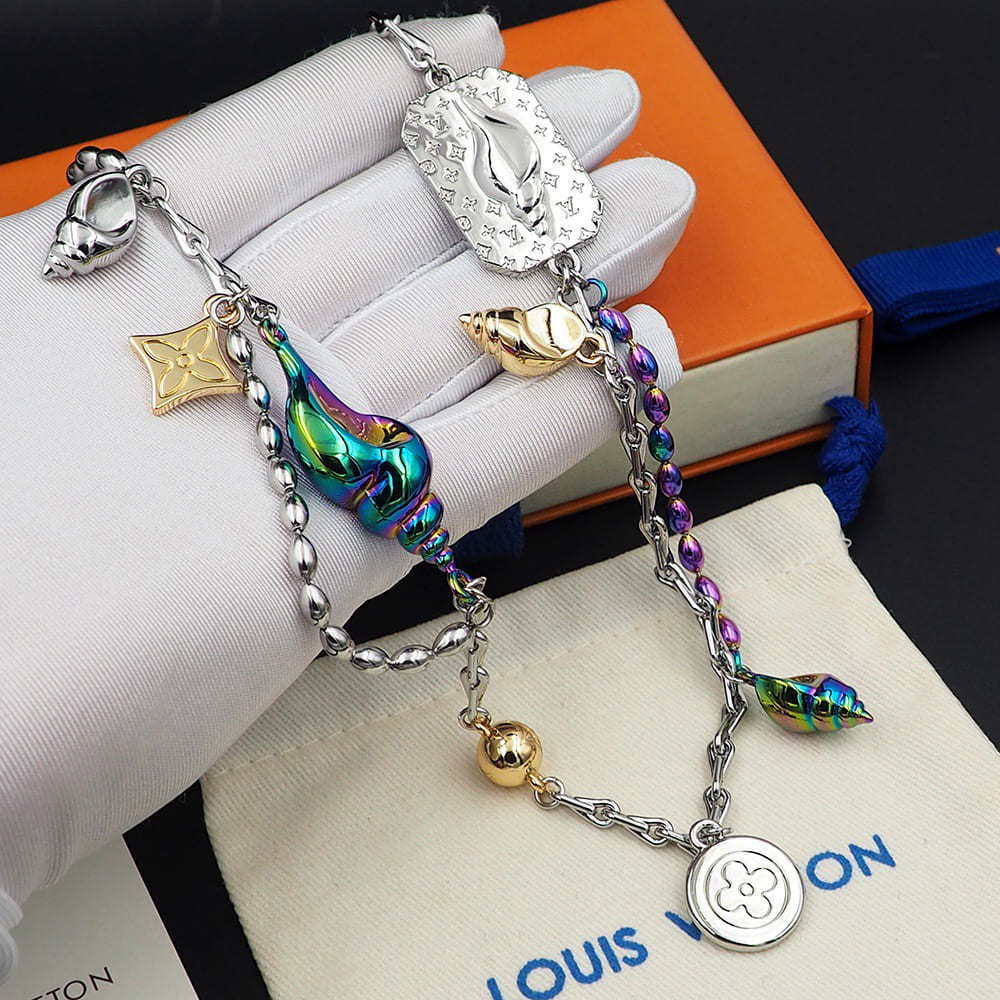 LV SHELL  Necklace