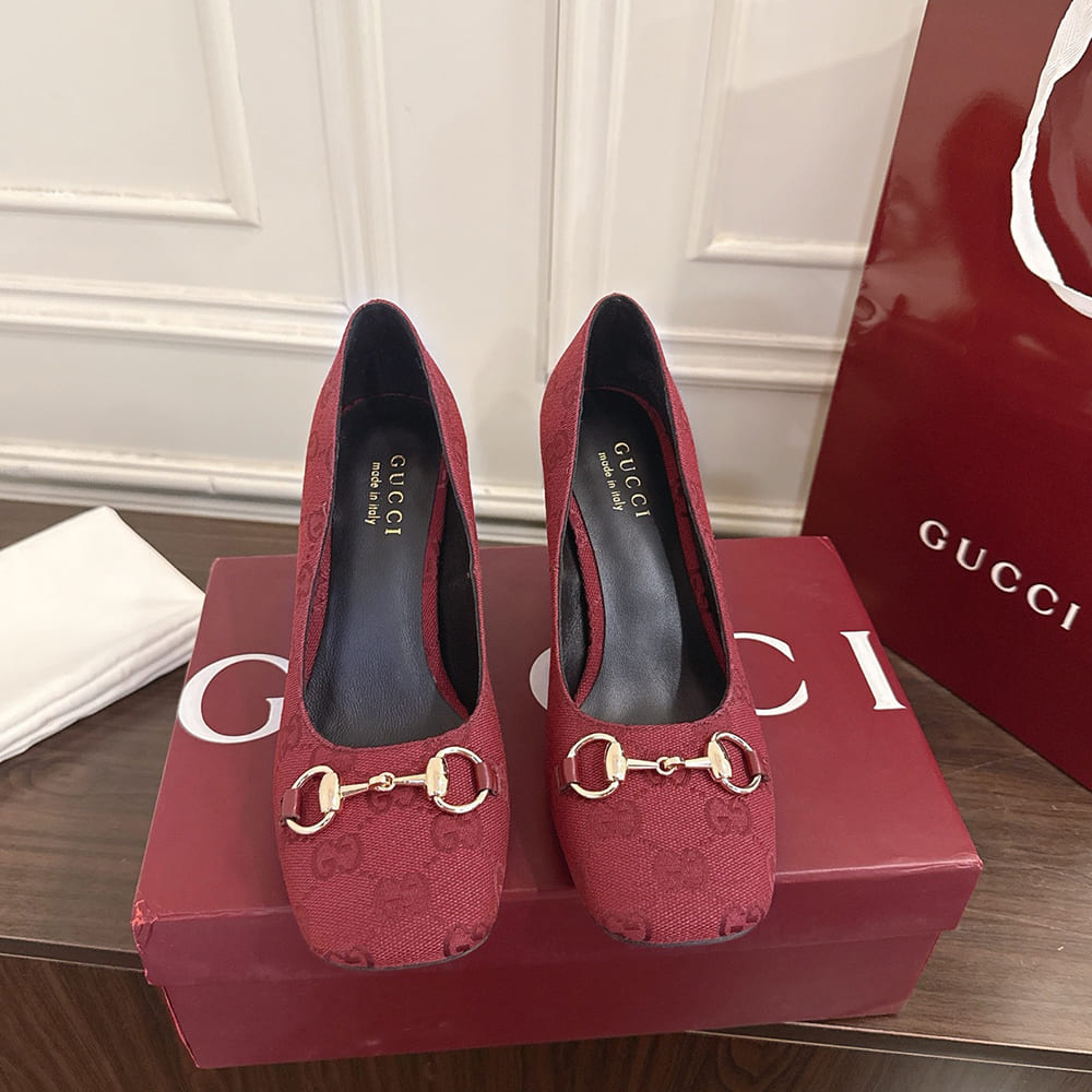 Gvc*1 Women’s Signora pump (EU SIZE 36-42)