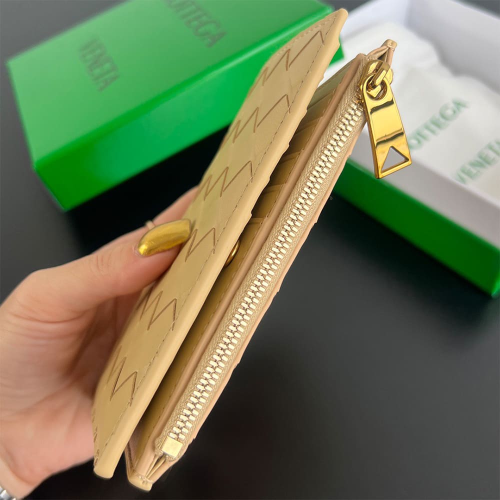 Intrecciato Medium Bi-Fold Wallet(HIGH-END GRADE)