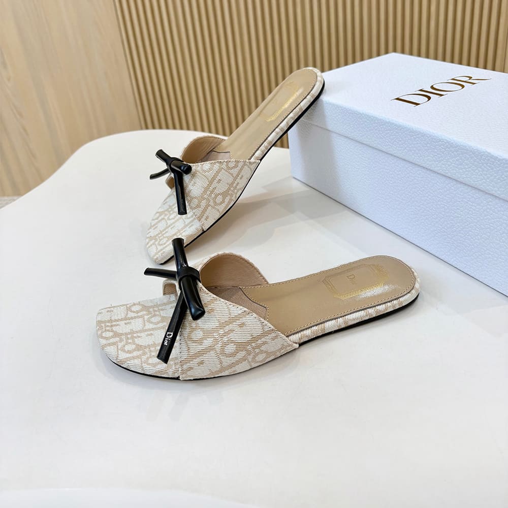D10r Bow Slide (EU SIZE 35-43)