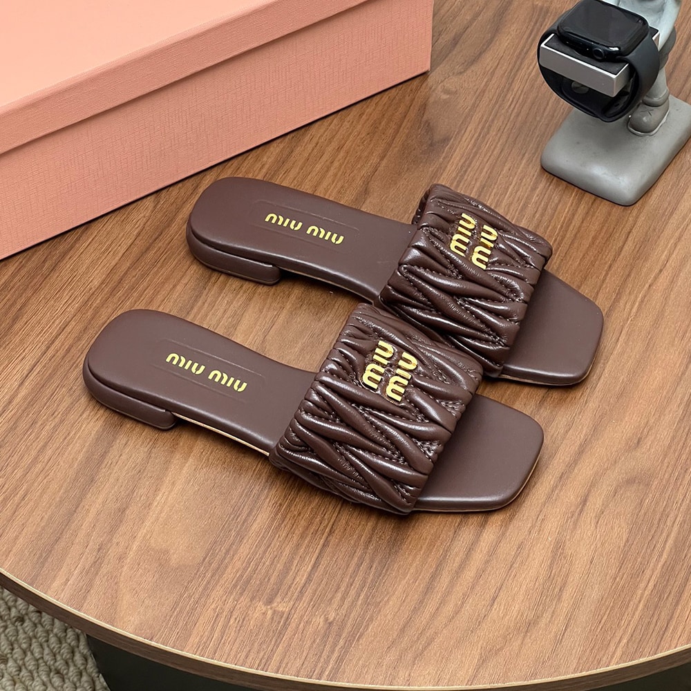 M1um1u Matelasse nappa leather slides (EU SIZE 35-42)
