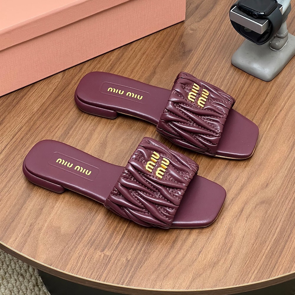 M1um1u Matelasse nappa leather slides (EU SIZE 35-42)