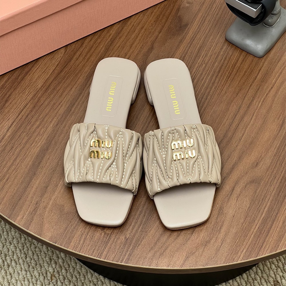 M1um1u Matelasse nappa leather slides (EU SIZE 35-42)
