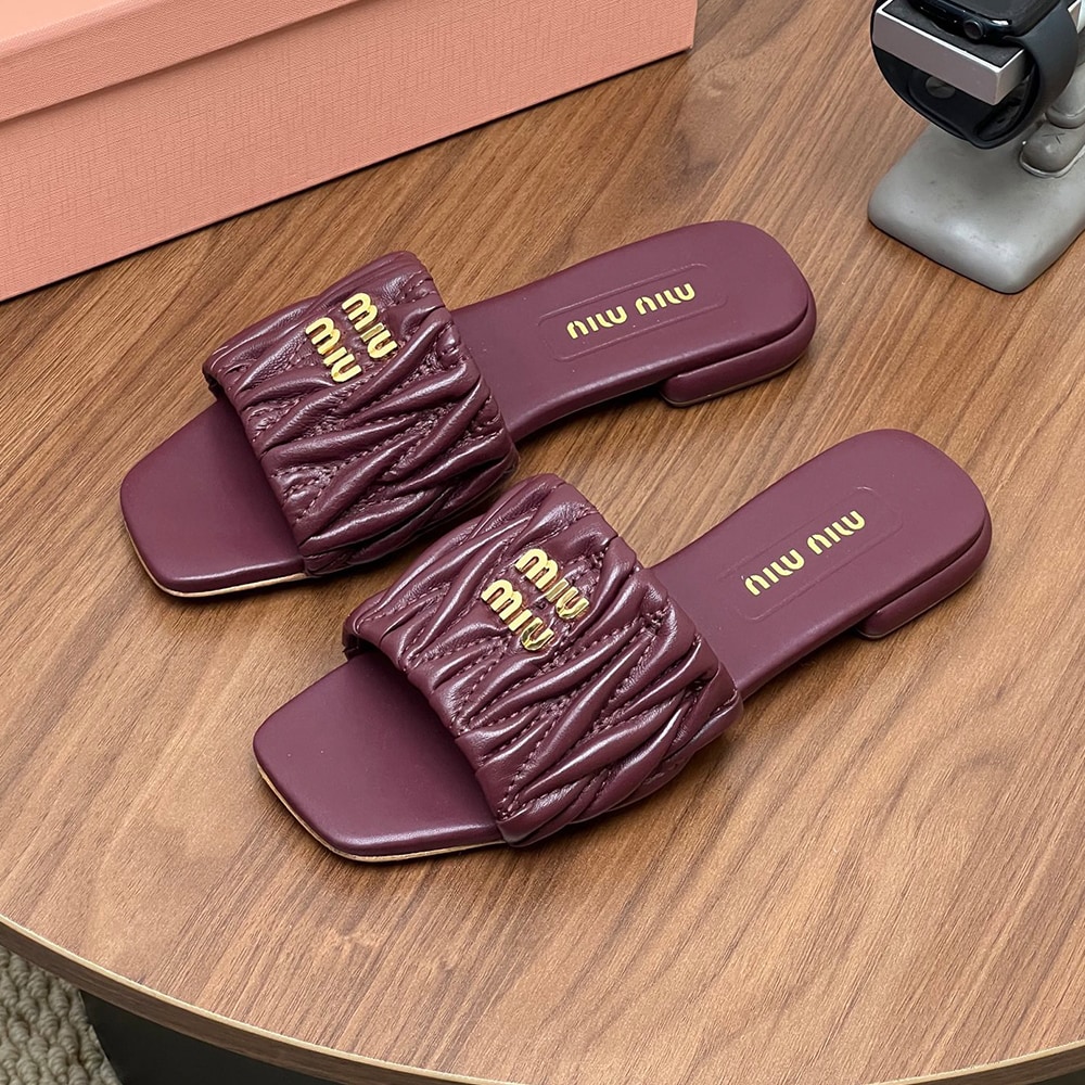 M1um1u Matelasse nappa leather slides (EU SIZE 35-42)