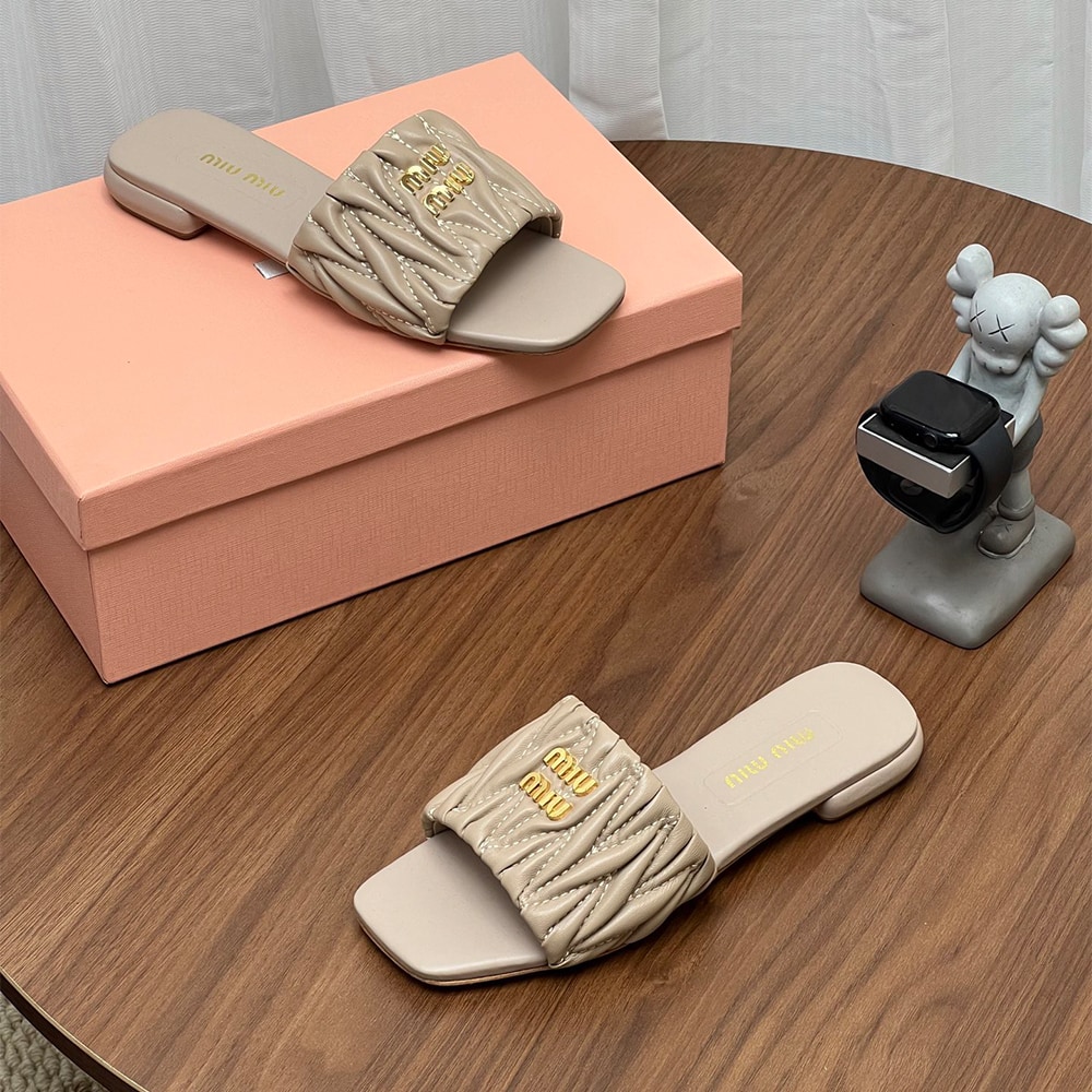 M1um1u Matelasse nappa leather slides (EU SIZE 35-42)