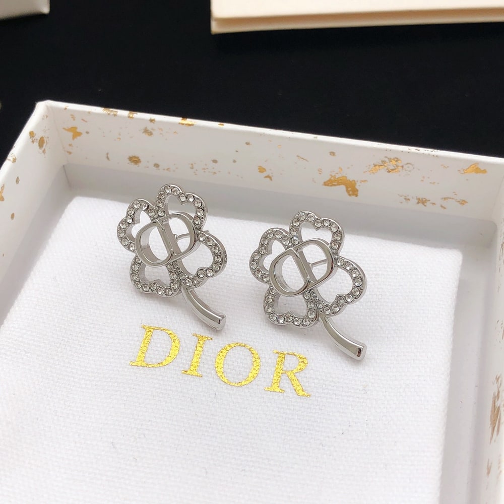 D10r CD Shiny Clover Earrings