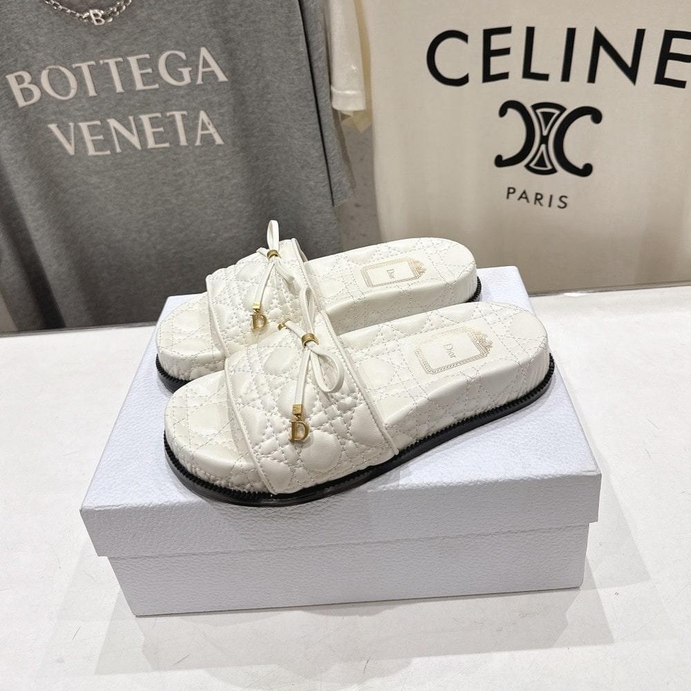 D10r Cannage Slide (EU SIZE 35-42)
