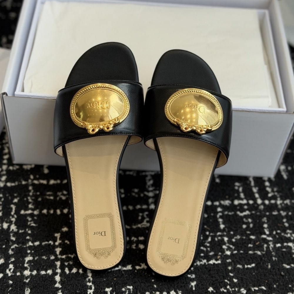 D10r Medaillon Buckle Slide (EU SIZE 35-42)