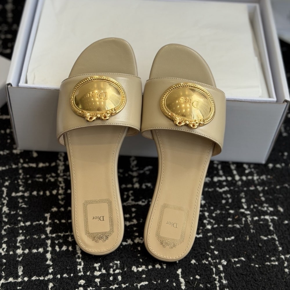 D10r Medaillon Buckle Slide (EU SIZE 35-42)