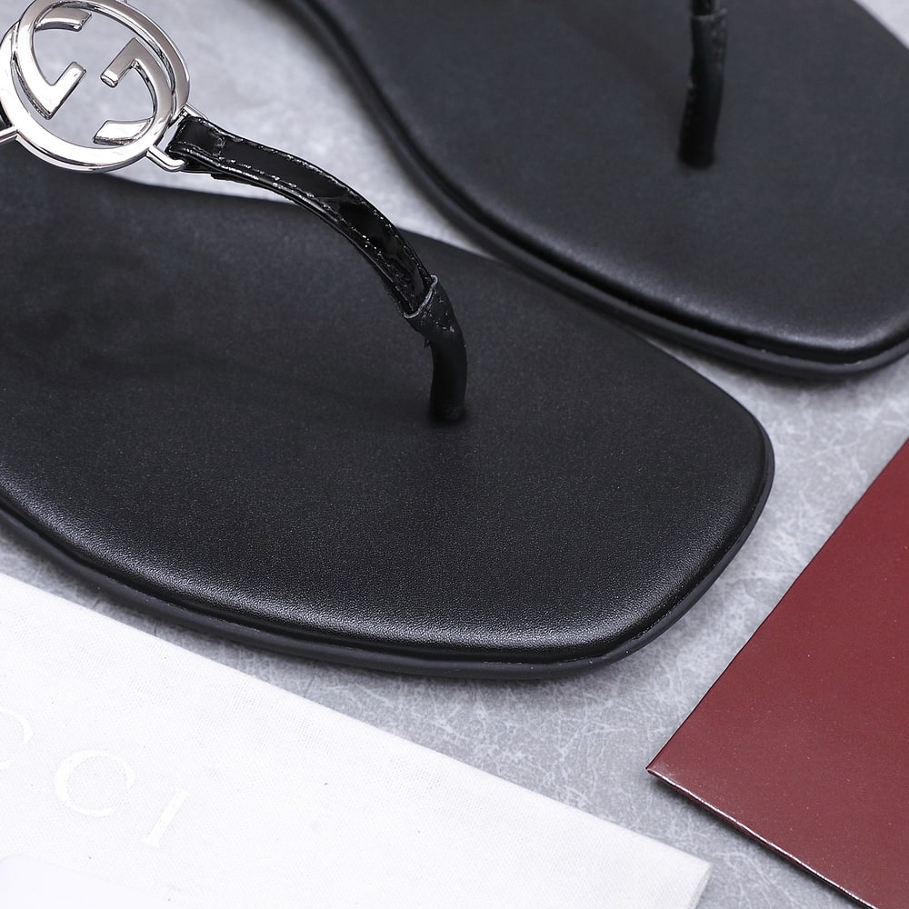 Gvc*1 Women’s thong sandal with Interlocking G(EU SIZE 35-42)