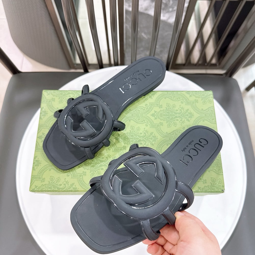 Gvc*1 Women’s Interlocking G slide sandal(EU SIZE 35-42)