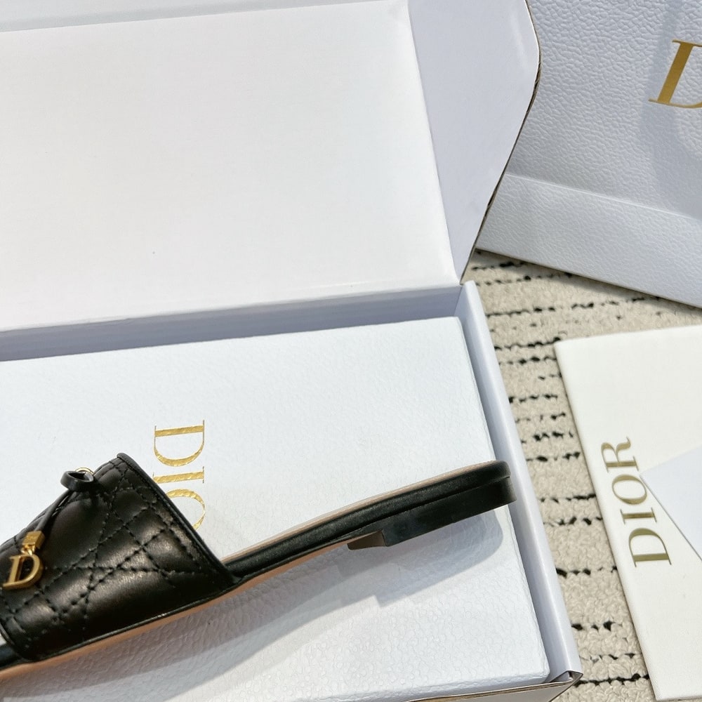 D10r Cannage Slide (EU SIZE 35-42)