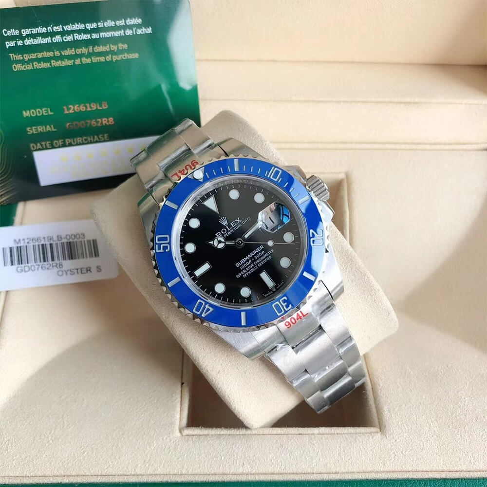 R01ex Submariner Date
