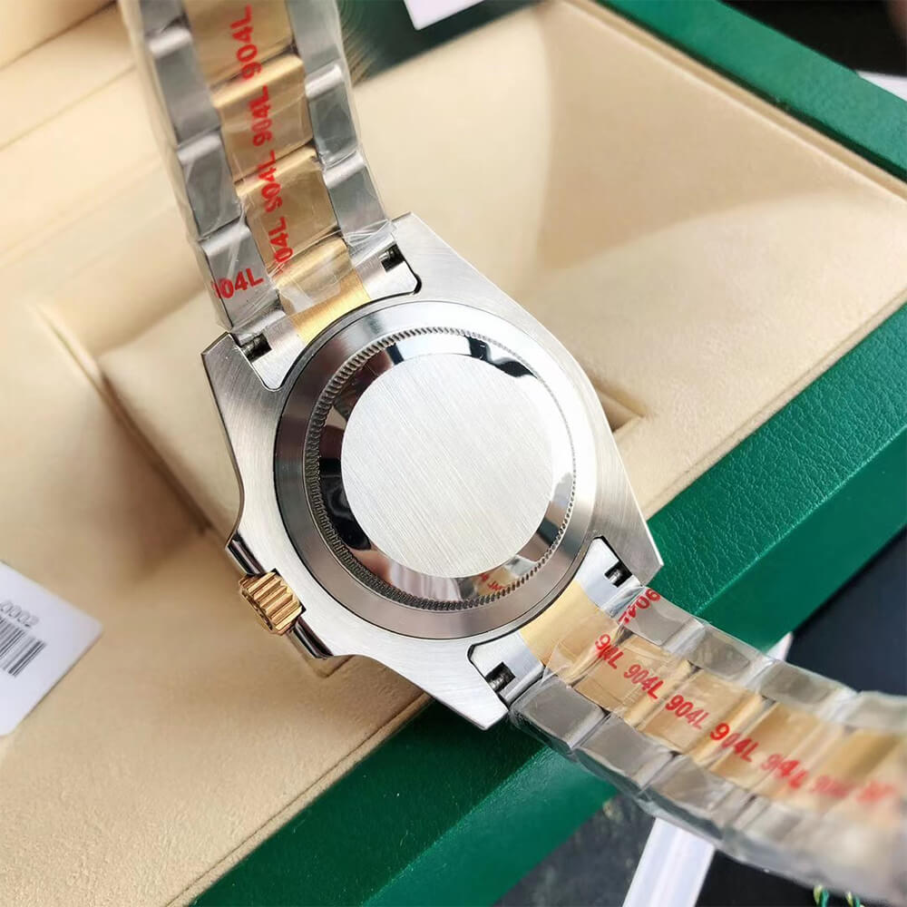 R01ex Submariner Date