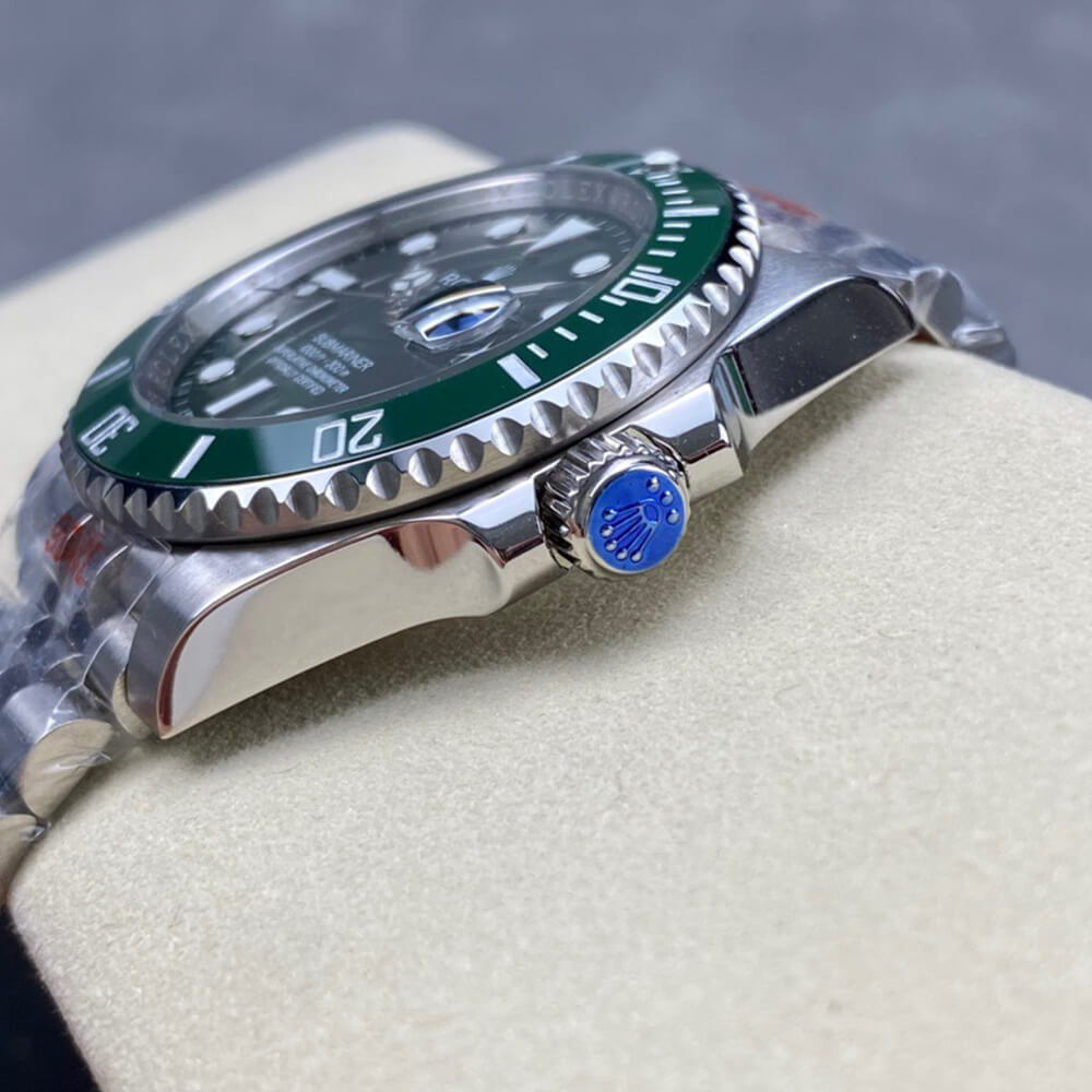 R01ex Submariner Date