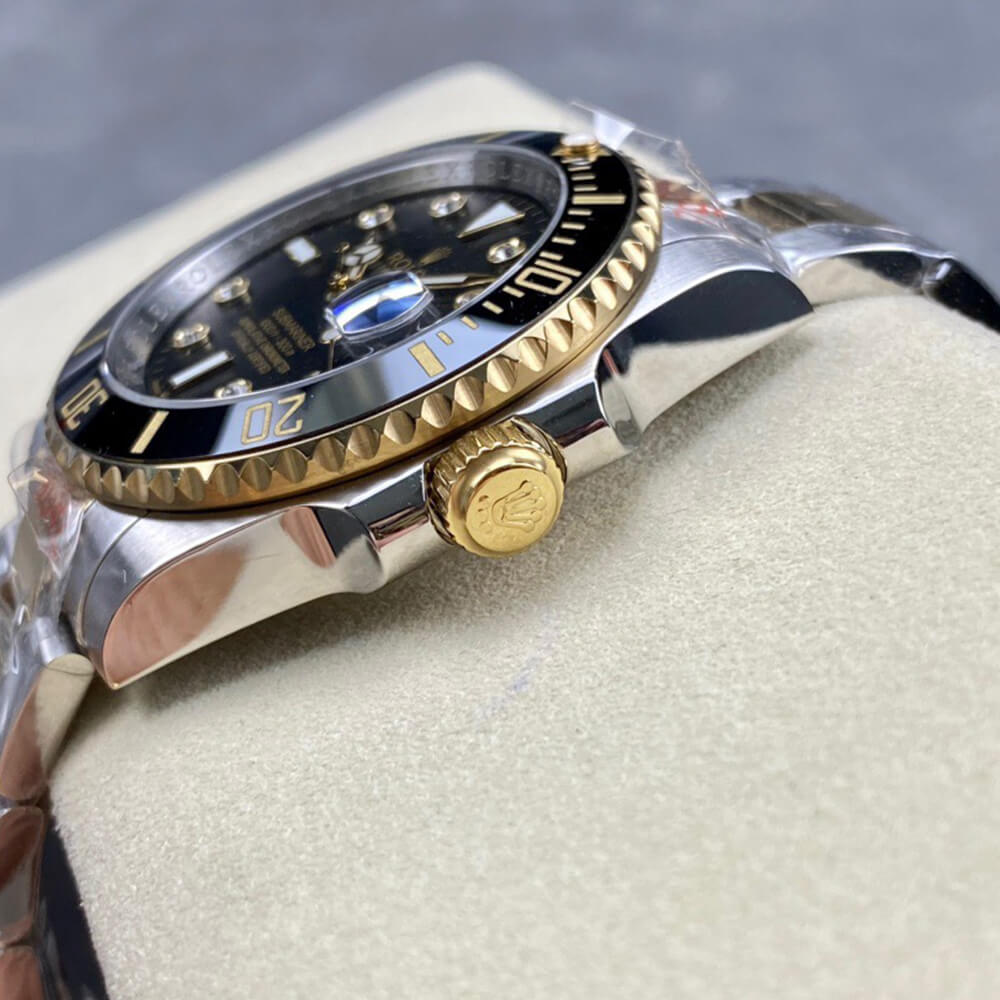 R01ex Submariner Date
