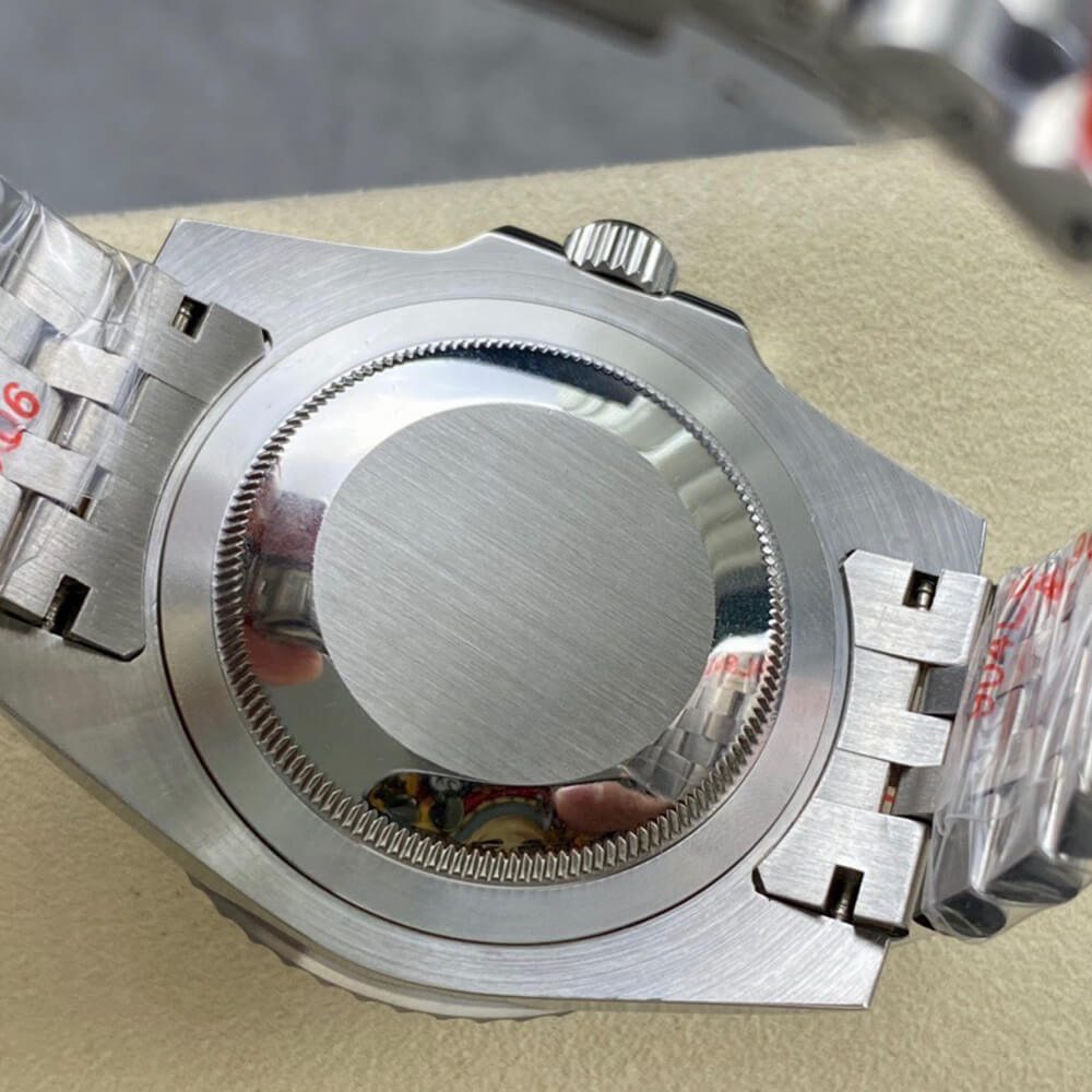 R01ex Submariner Date