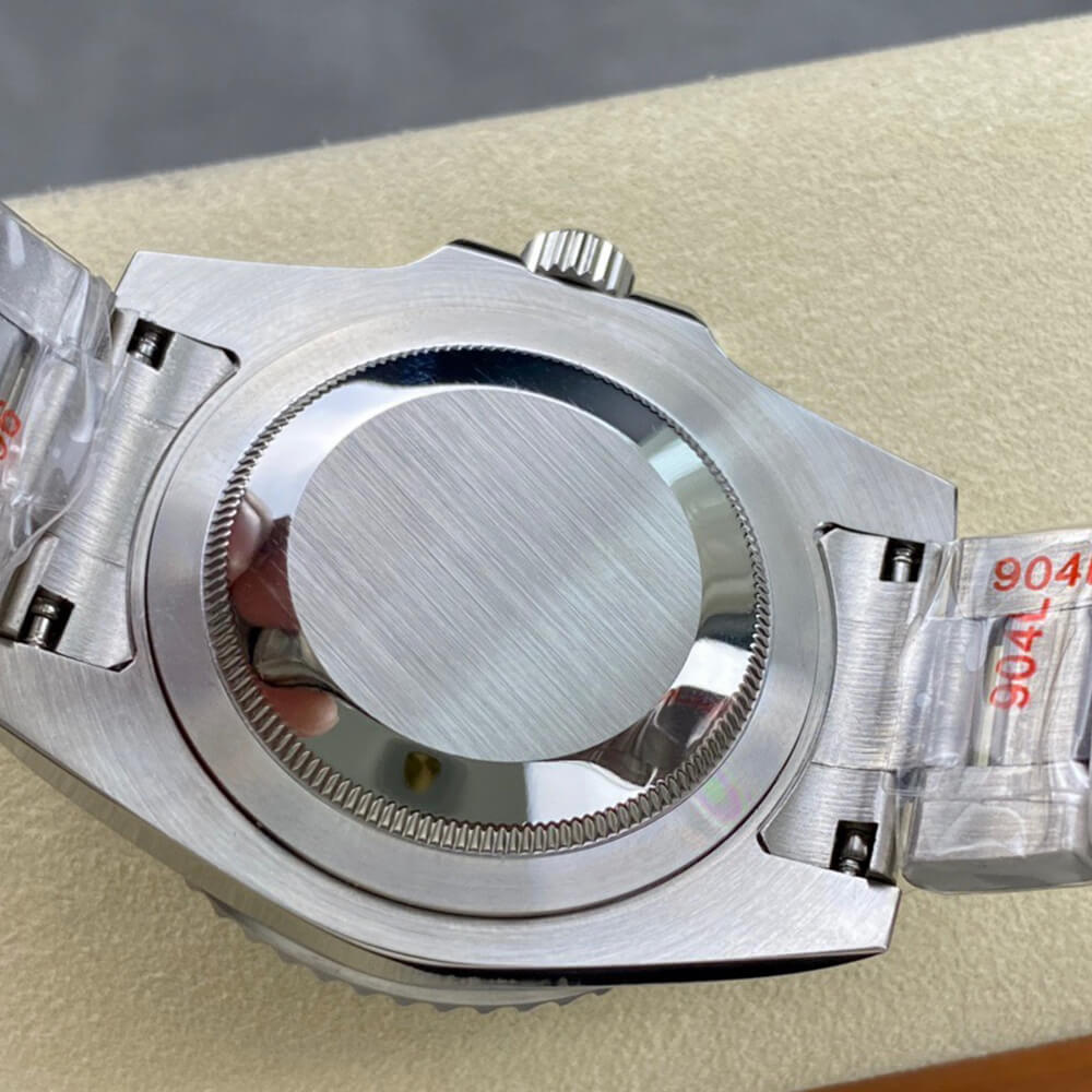 R01ex Submariner Date