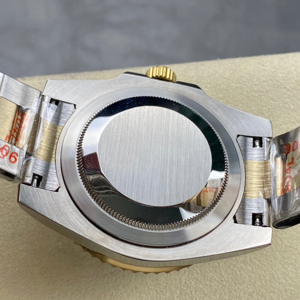 R01ex Submariner Date