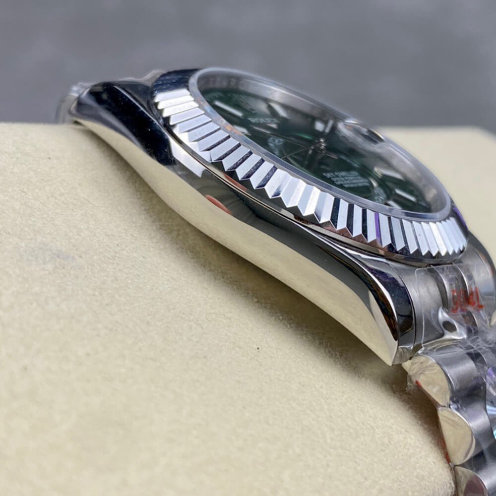 R01ex Sky-Dweller