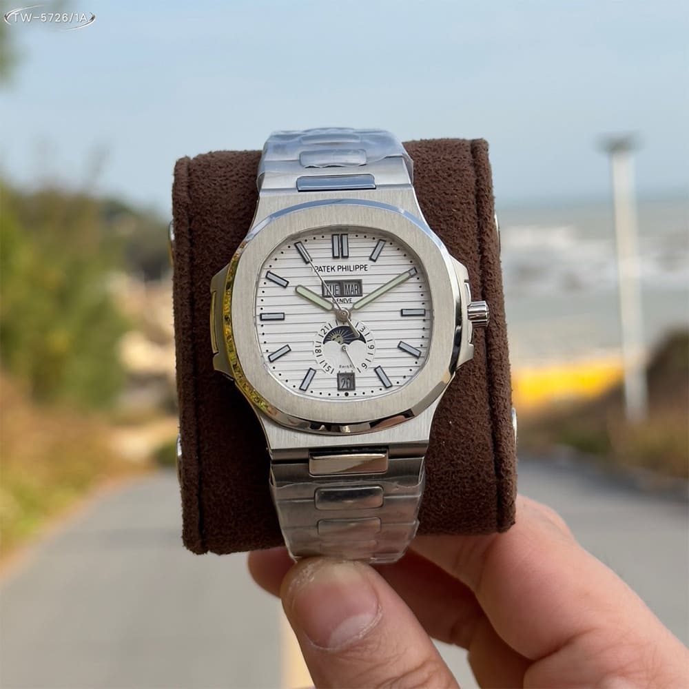 Pat*k Phi1i*pe Nautilus 5726