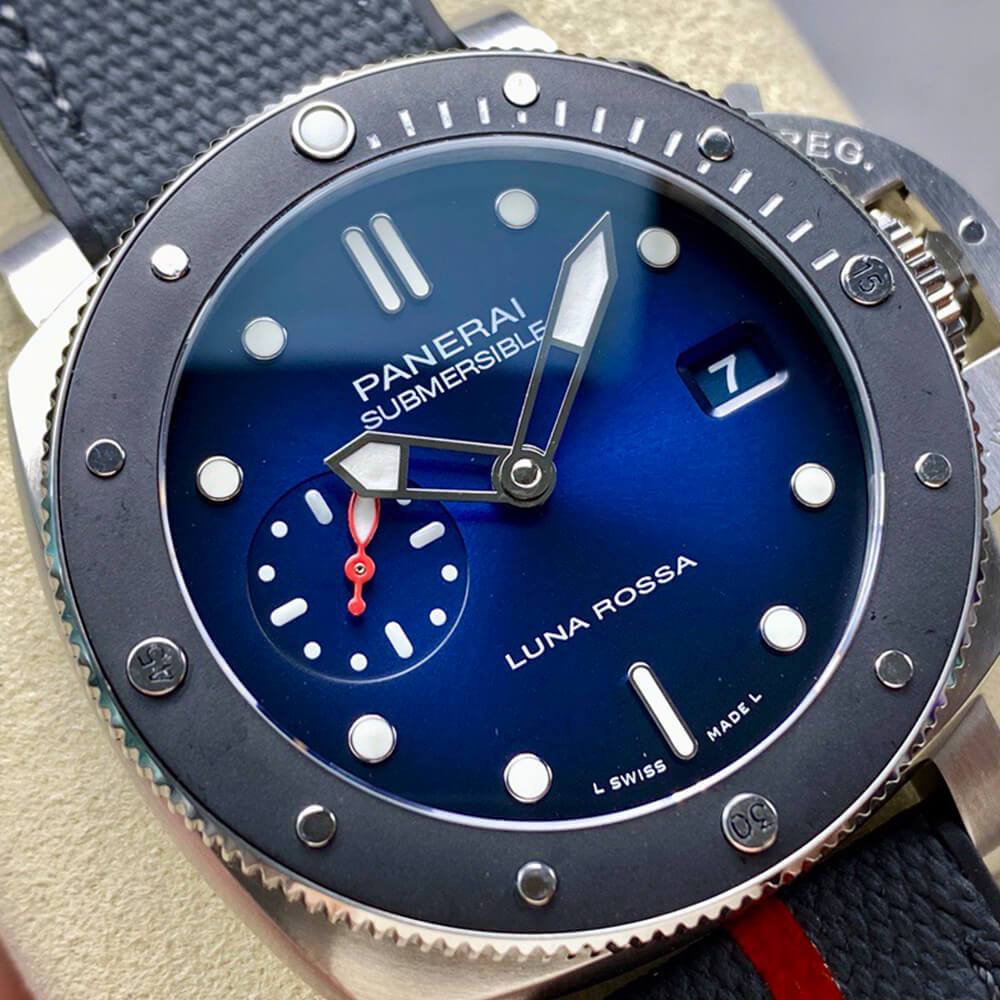 Pa*e*a1 Submersible Luna Rossa