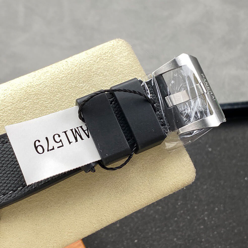 Pa*e*a1 Submersible Luna Rossa