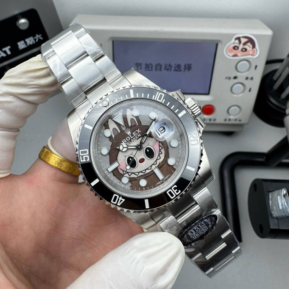 R01ex Submariner Labubu