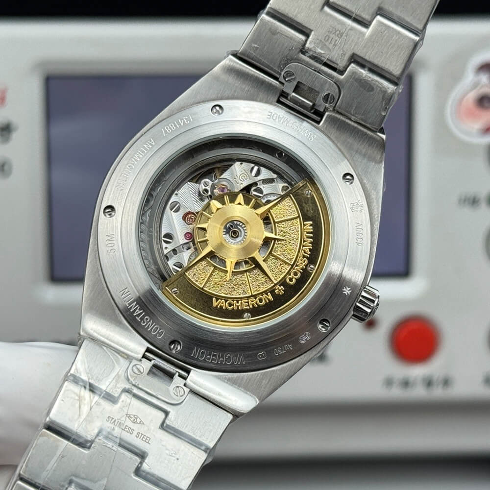 Vacheron C0nstan1n Overseas Chronograph