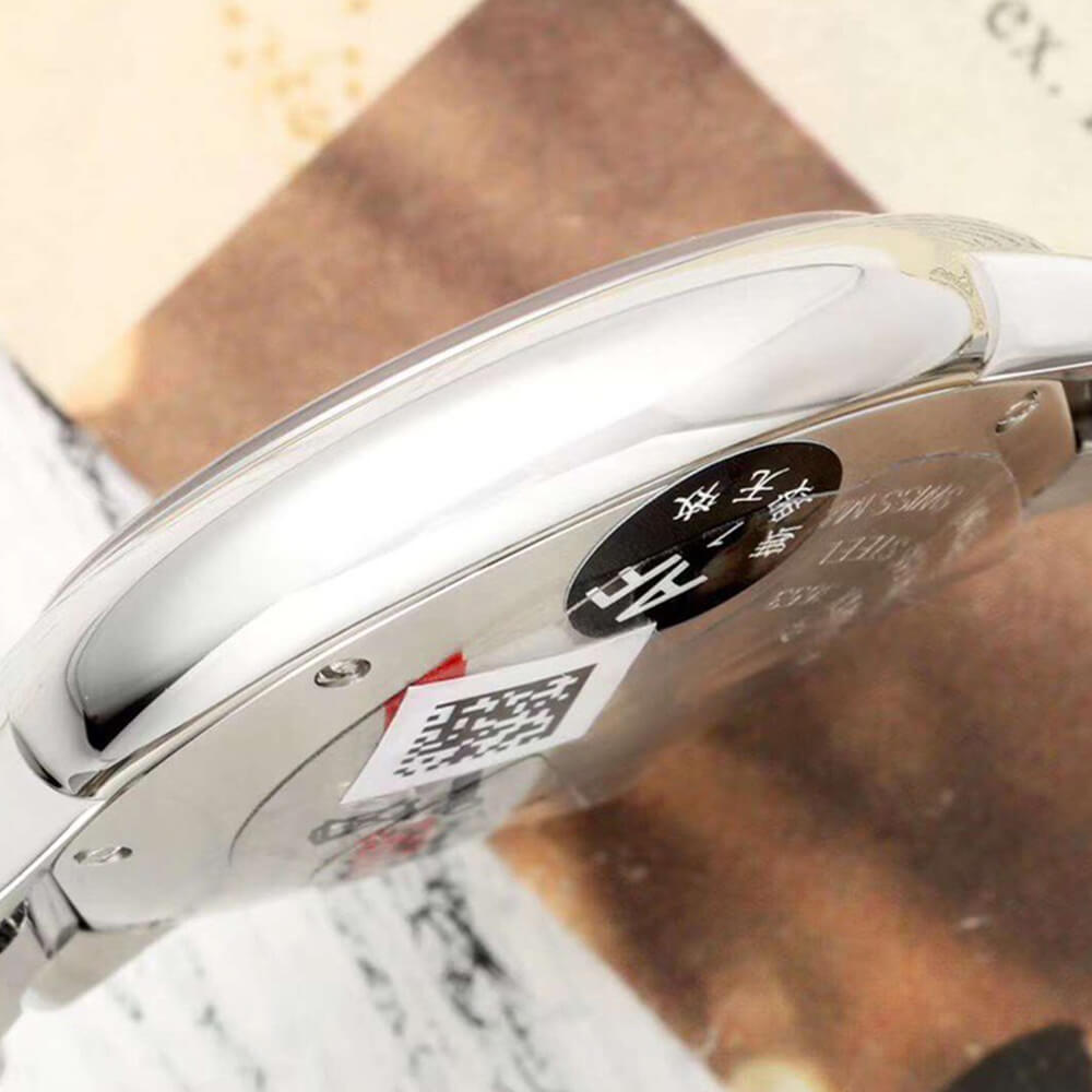 Ca*t1er 33mm Ballon Bleu de Ca*t1er watch