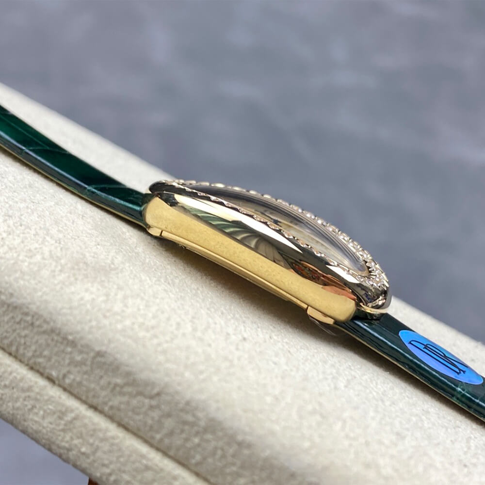Ca*t1er Baignoire watch
